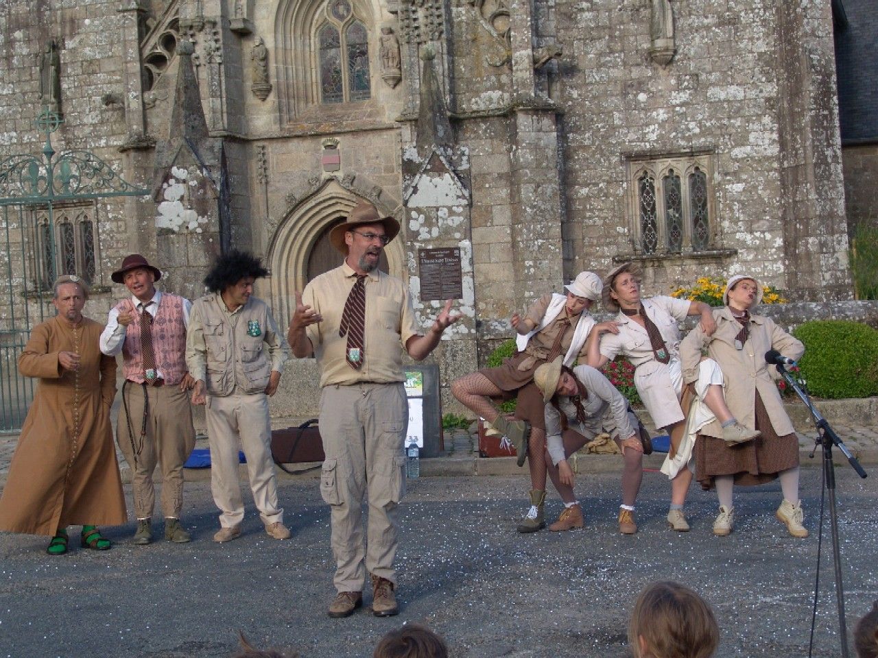SPECTACLE DANS LE CADRE DU FESTIVAL DE LA SARRE A CONTES